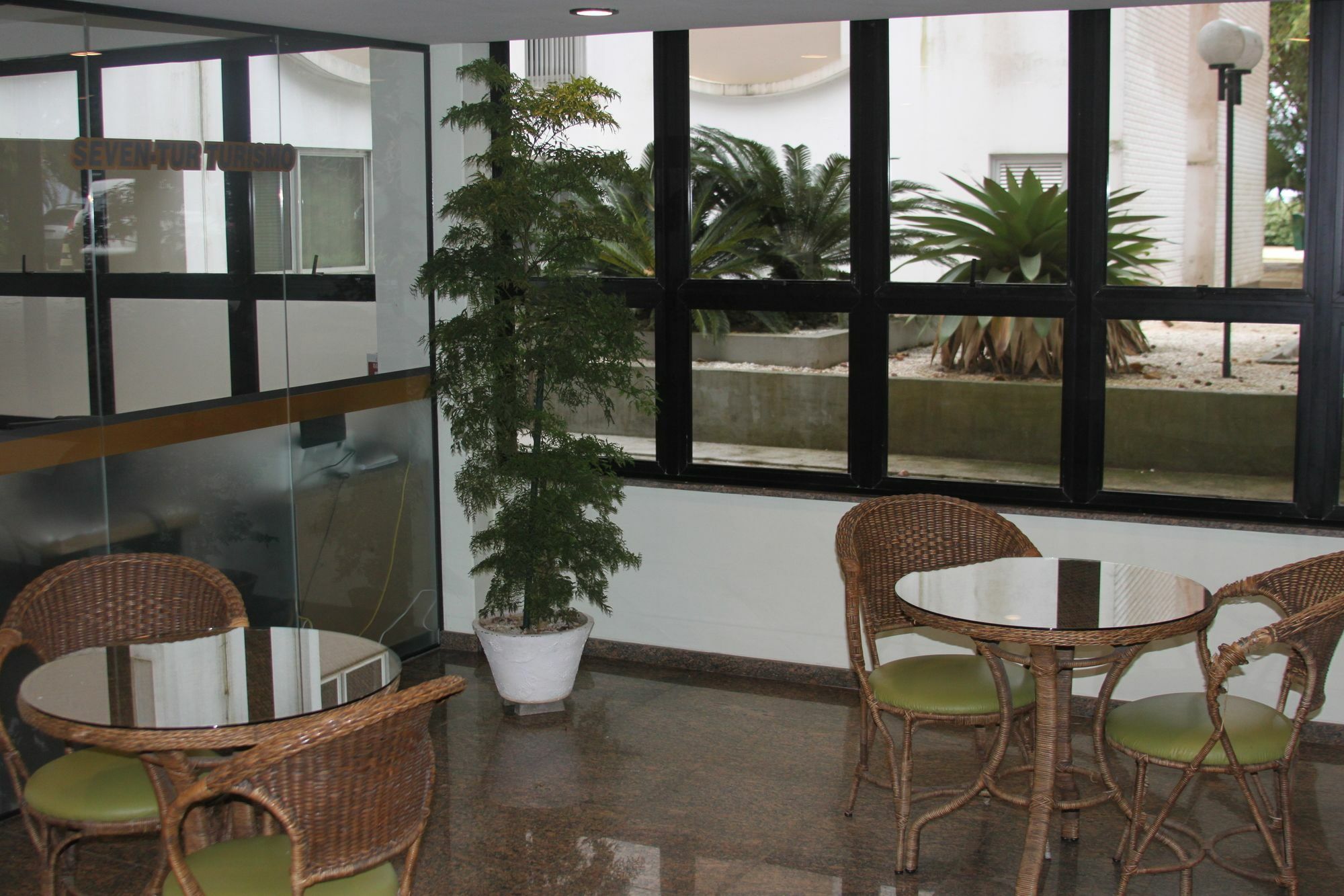 Brisamar Suite Hotel ฟลอเรียนอโปลิส ภายนอก รูปภาพ